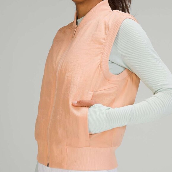 Lululemon Non-Stop Bomber Vest*Reversible in Bleached Apricot (Size 8) - Picture 2 of 12